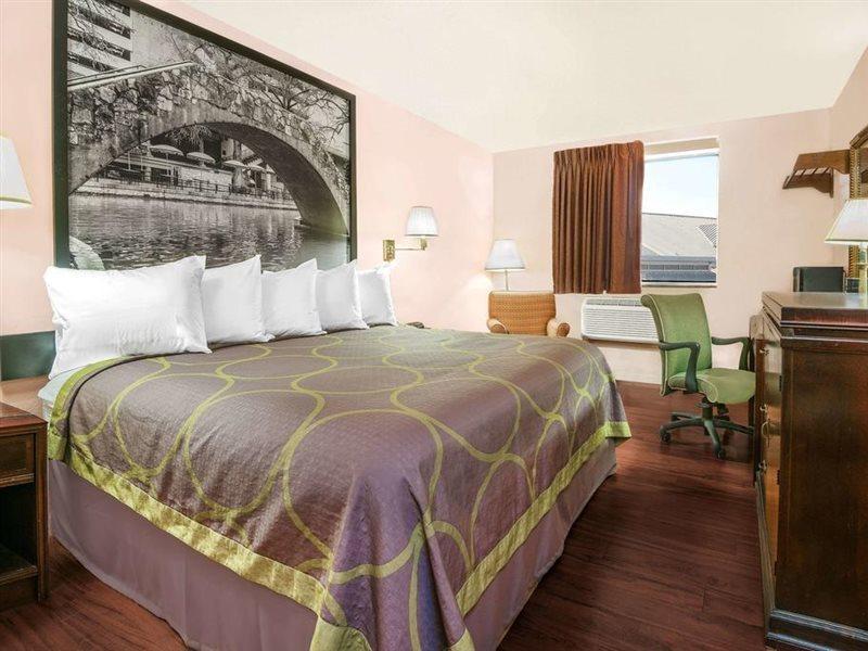 Super 8 By Wyndham San Antonio/I-35 North Hotel Buitenkant foto